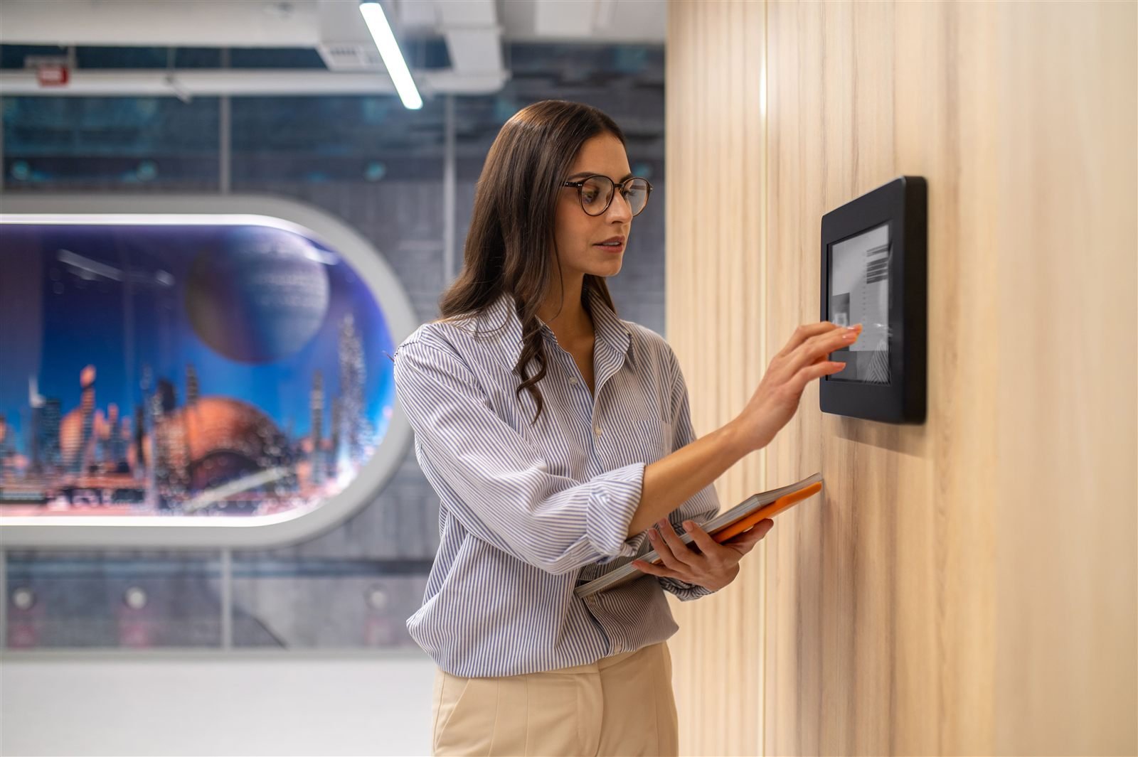 Video intercom system for smart home entry